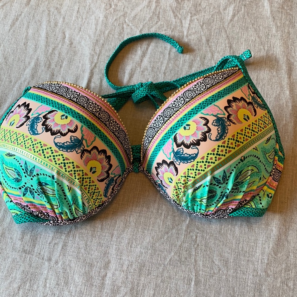 NWOT bikini top 34DD
